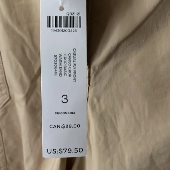 Chicos tan, summer weight cargo cropped pants with elastic material. - Picture 5 of 5